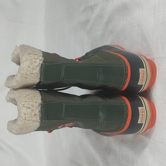 Sorel Waterproof Olive Green Winter Snow Boots Bungee Closure Womens Size 6 - Picture 2 of 7